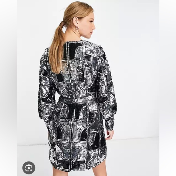ASOS CURVE GEOMETRIC SEQUIN WRAP DRESS ❤️IN STORES❤️ - Picture 4 of 8